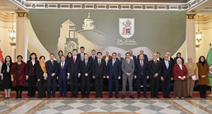 جامعة القاهرة تستقبل وفد جامعة بكين لتعزيز الشراكة الاستراتيجية ووضع الأطر النهائية لبرامج التعاون المشترك‎