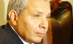 Prof Hossam Kamel win the chair of cairo university presidency
