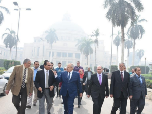 Cairo University President Makes Visiting Tour to Reassure of Study Progress and Regular Education in Second Term
