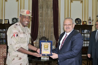 Commander of Popular and Military Defense Forces Visits Elkhosht, Congratulates him for Cairo University Presidency