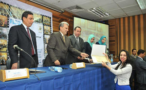 Cairo University Distributes Certificates among Journalists after Passing Training Courses