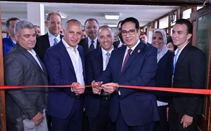 كلية الهندسة بجامعة القاهرة تحتضن فعاليات اليوم الرابع لملتقى التوظيف والتدريب وسط مشاركة واسعة من كبرى المؤسسات والشركات الهندسية.