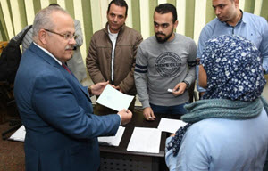 Cairo University President Inspects Progress of First-Round Student Elections