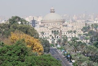  Cairo University’s President Visits Faculties and Meets Students in Lectures Halls