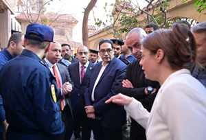 السيطرة على حريق بمستشفى الاستقبال و الطوارئ بقصر العيني دون خسائر في الأرواح.. ورئيس الجامعة يتفقد الموقع ويطمئن على المرضى والفرق الطبية