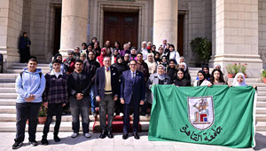 53طالبا بجامعة القاهرة يشاركون الهلال الأحمر المصري في إعداد قافلة 