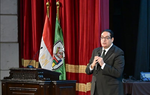 رئيس جامعة القاهرة يلقى محاضرة الافتتاح بمعسكر قادة المستقبل حول 