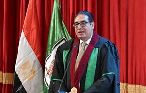 رئيس جامعة القاهرة يشهد تخريج الدفعة 97 من الطلاب الوافدين بكلية طب الأسنان تزامنا مع مرور مائة عام على تأسيس الكلية.‎</a>