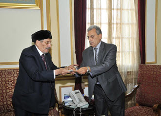 Cairo University President Receives a Donation from an Egyptian Businessman for Cancer Institute, Emergency Hospital and Faculty of Science Laboratories