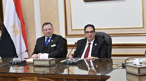 خلال اجتماع اللجنة العليا لوقف المستشار محمد شوقي الفنجري.. رئيس جامعة القاهرة يعلن فتح باب التقدم لمسابقة 