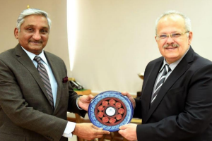 Cairo University President Participates in Meeting of Board of Trustees of Pakistan International Islamic University Chaired by Pakistani President at Islamabad