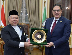 رئيس جامعة القاهرة يستقبل رئيس جامعة السلطان الشريف علي الإسلامية بسلطنة بروناي دار السلام لبحث تعزيز التعاون الأكاديمي والعلمي‎