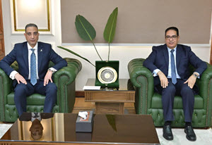 رئيس جامعة القاهرة يهنئ محافظ الجيزة بمناسبة توليه مهام منصبه الجديد ويؤكد استمرار التعاون المشترك لخدمة أبناء المحافظة‎