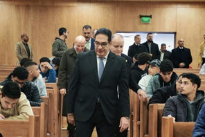 رئيس جامعة القاهرة يتفقد امتحانات الجامعة الأهلية والفرع الدولي ويطمئن على انتظامها‎